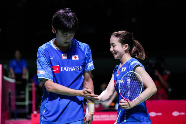 羽毛球發球技巧大全：高遠球、短球、平快球圖解教學