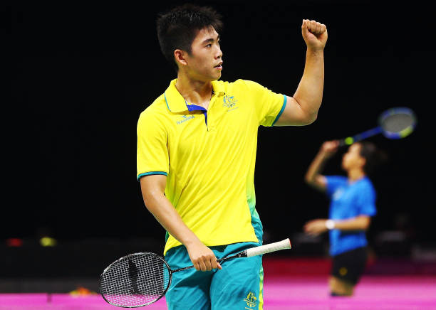 羽毛球打法百科全書：配套視頻演示+分步驟動作圖解