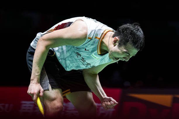 高效發球技巧：正手高遠球四個標準動作解析