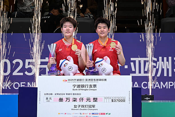 尤尼克斯十大暢銷羽毛球拍：哪款更適合你的打法？