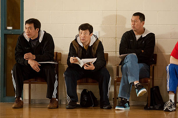 投籃姿勢的要點：圖文詳解如何保持平衡與發力