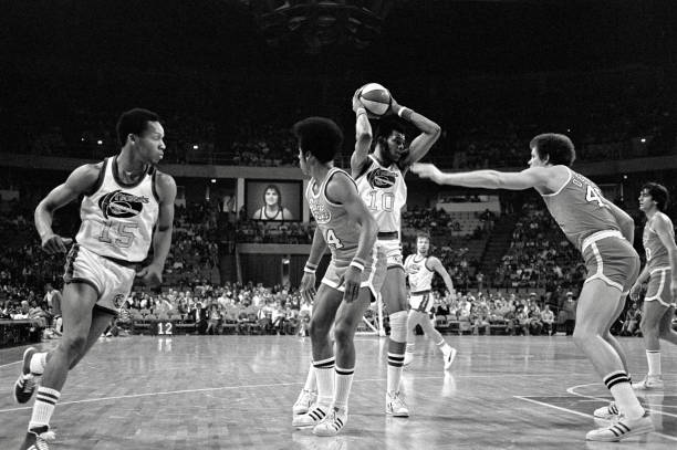 哈登季後賽模式開啟，狂轟45分助76人拔得頭籌