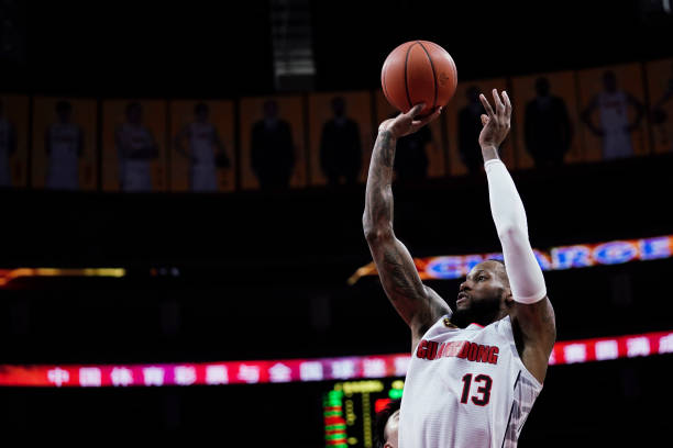 籃球基因的強大：解析洛佩茲兄弟的身高與職業生涯