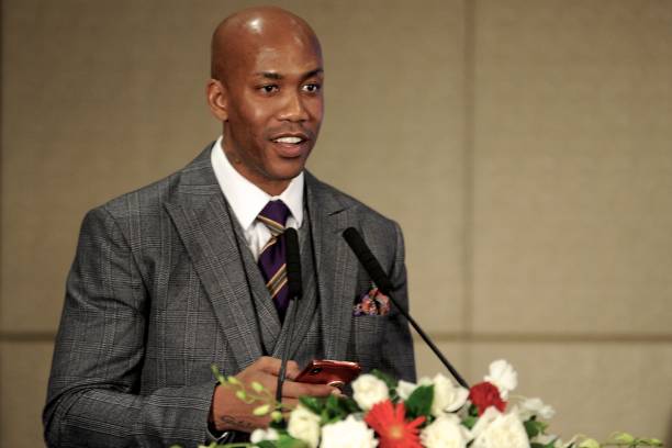 籃球比賽免費直播軟件最好的是哪個軟件：文化衝突中的個體命運