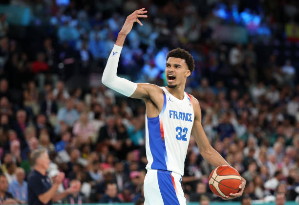 最新NBA排名分析：強隊穩坐，新星閃耀