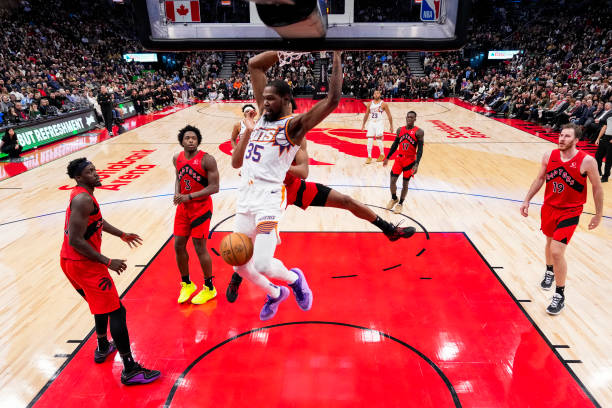 如何將後轉身動作融入個人進攻戰術