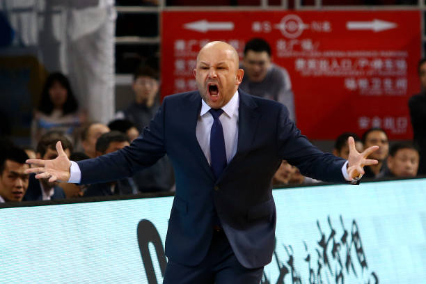 室內外籃球場劃線差異：材料選擇與施工要點