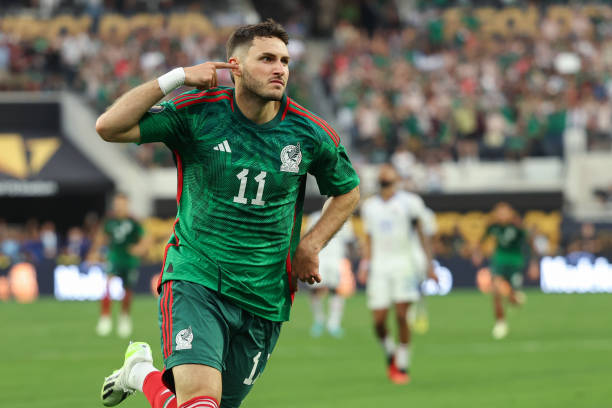 法甲獎杯的設計與象征意義解析