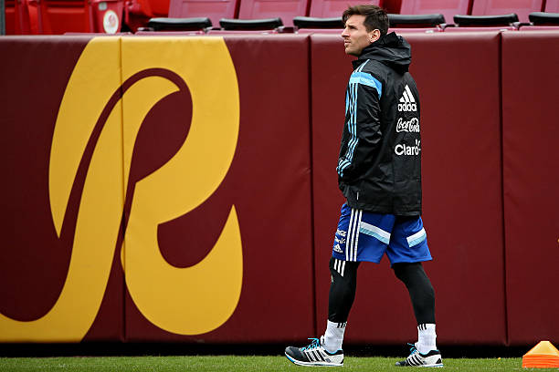 卡洛斯進球集錦：那些令人難忘的重炮轟門與任意球