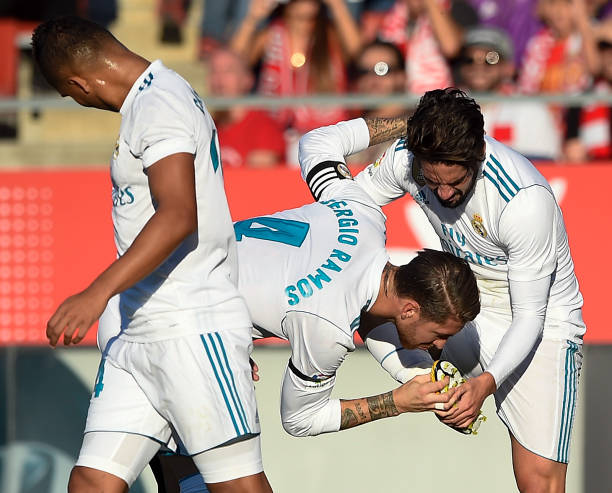 繞地足球大冒險——踢出足球，看它如何環繞地球歸來