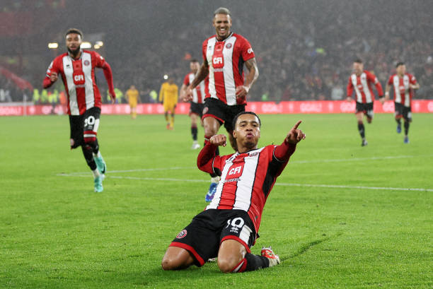 28分鍾補時創紀錄！一場比賽如何演變為馬拉鬆式對決？