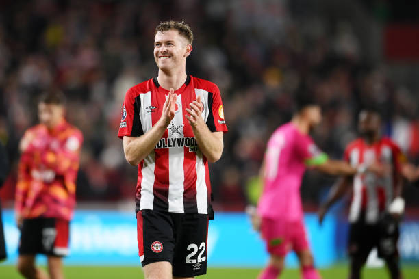 範佩西的驚天一躍：2014世界杯對西班牙經典進球