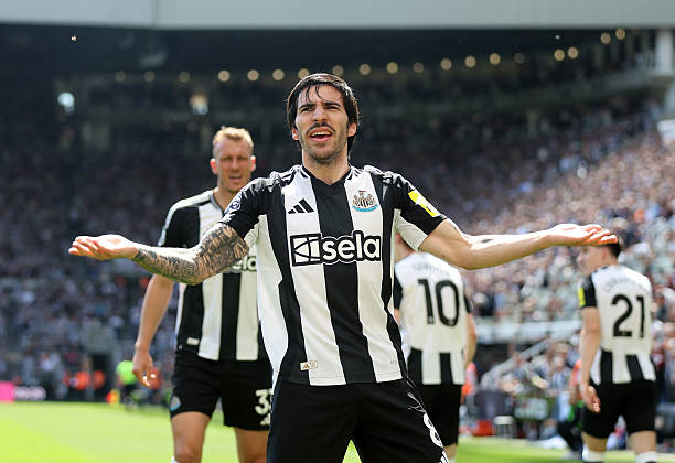 邊路傳中戰術的數據分析：成功率與進球轉化率研究