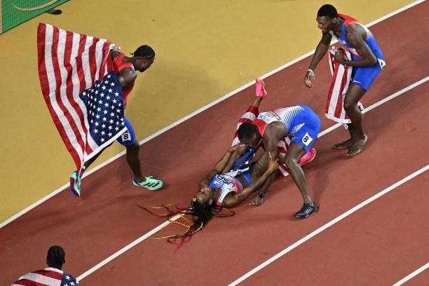 原地跳高訓練計劃：每周隻需10分鍾，快速提升彈跳力