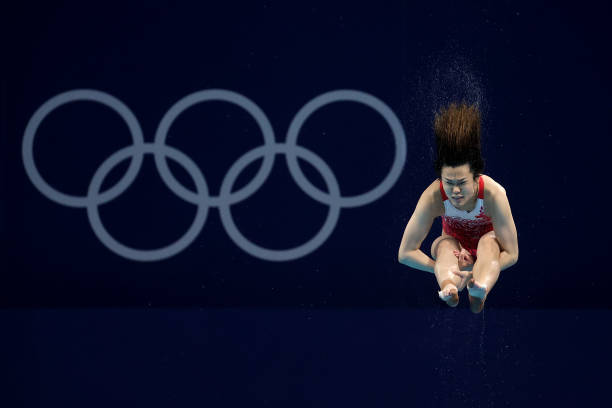 胃痛難擋全紅嬋奪冠決心，帶病出戰展現拚搏精神