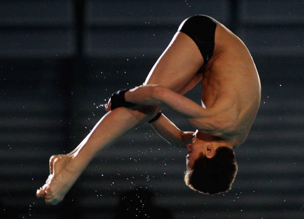 蘇炳添身高與速度的關係，照片背後的科學解析