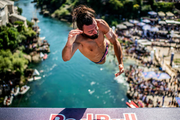 郭晶晶婆婆朱玲玲的優雅人生：從選美冠軍到商界女強人