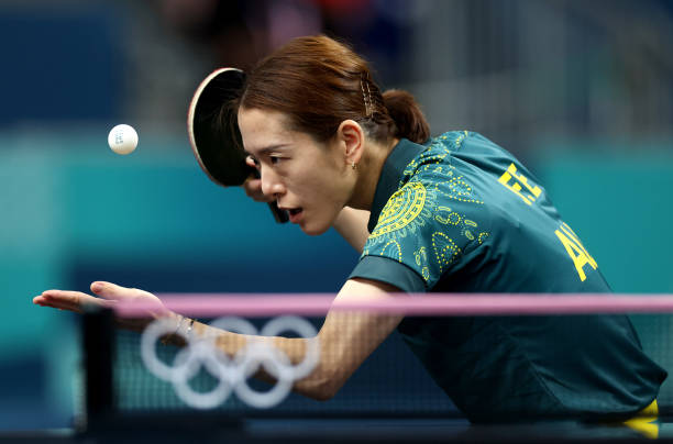 乒乓球上旋發球實戰應用：圖解不同旋轉變化