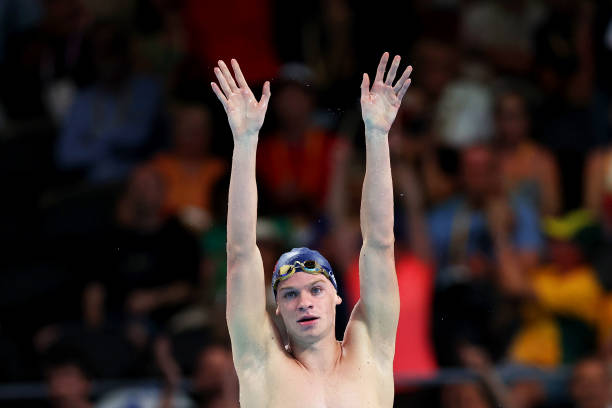 遊泳池梯子尺寸標準：如何選擇適合的梯子尺寸