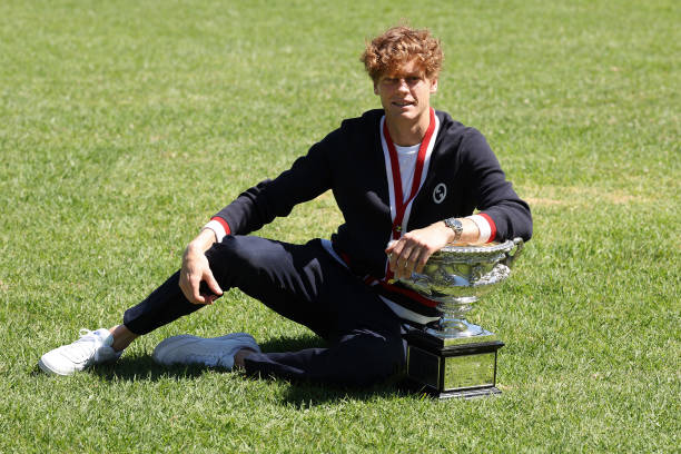 職業選手對網球球網高度的適應與訓練