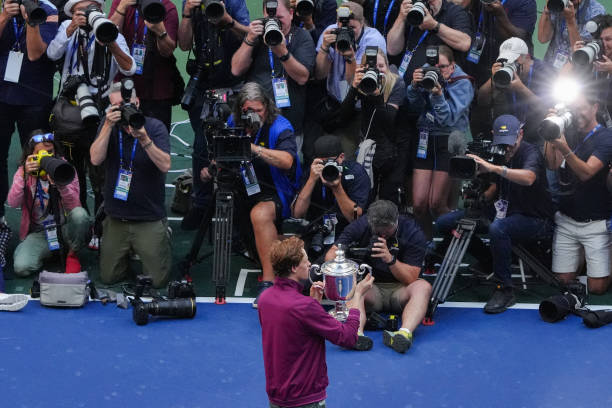 鄭欽文挑戰薩巴倫卡：美網精彩對決視頻回顧