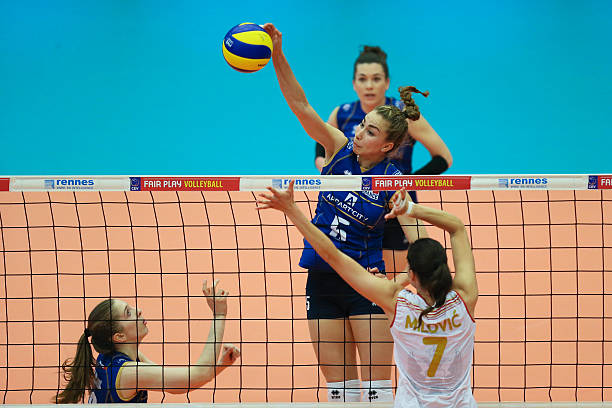 正麵雙手墊球技術教學中的常見問題及解決策略