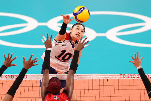 室內排球場尺寸與室外排球場有何不同？