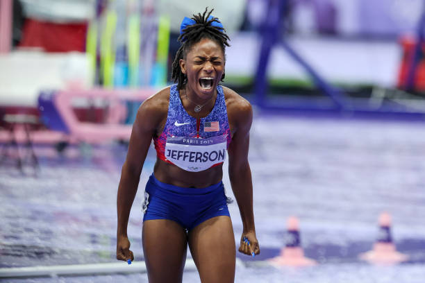 排球比賽一隊最多可以有幾名球員？