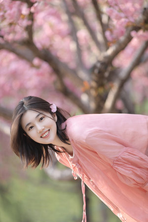 男女生一起愁愁愁